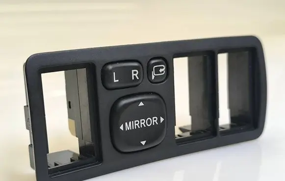 Toyota Avensis T250 Wing mirror switch 183575
