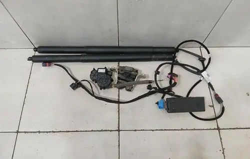 Porsche Panamera (976) Tailgate/trunk strut/damper 976827851B