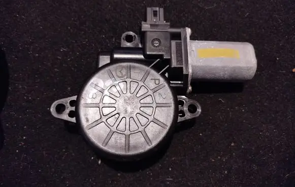 Mazda 3 II Front door window regulator motor D6515858X GA558RP SD961706