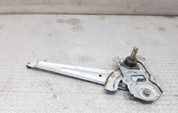 Rear door manual window regulator