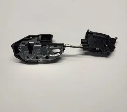 BMW 5 F10 F11 Front door lock 7185689