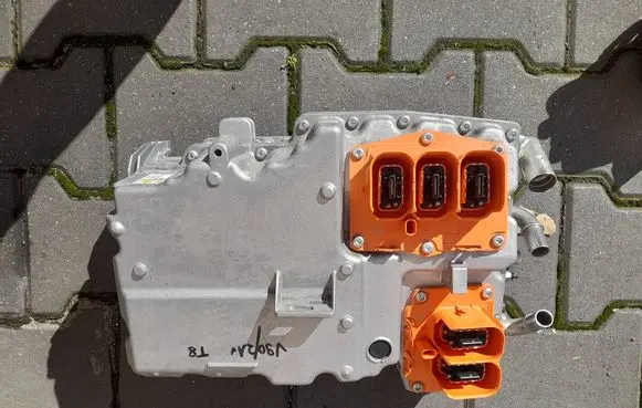 Volvo S90, V90 Voltage converter inverter 32144041 ZB002350012A