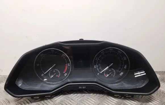 Skoda Superb B8 (3V) Speedometer (instrument cluster) 3V0920941