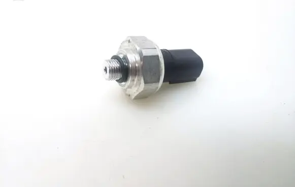 Mercedes-Benz A W176 Air conditioning (A/C) pressure sensor 