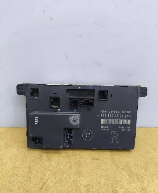 Mercedes-Benz E W211 Door control unit/module 2118701226 00401702
