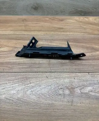 Seat Alhambra (Mk2) Front bumper mounting bracket 6J0807182