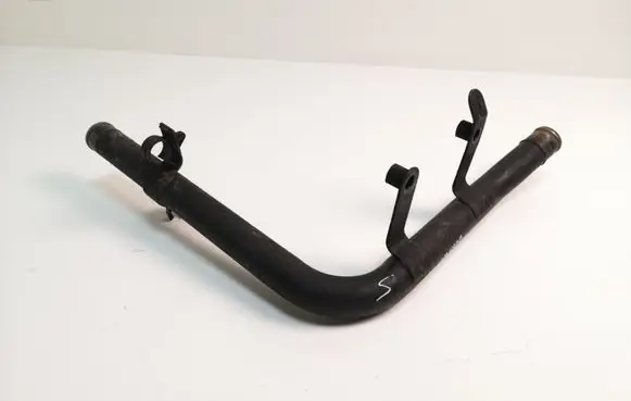 Engine coolant pipe/hose