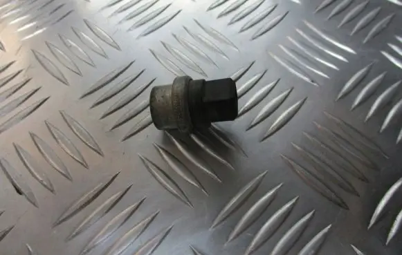 Volkswagen PASSAT B5 Outside/exterior temperature sensor 1H0959625
