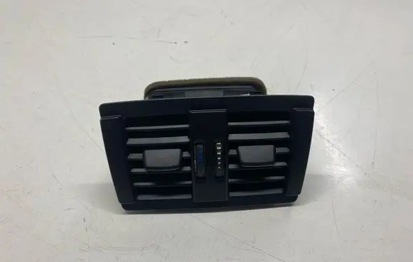 BMW 4 F32 F33 Rear air vent grill 9207330