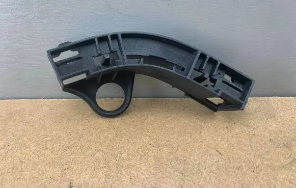 BMW X5 E70 Front bumper mounting bracket 7165472