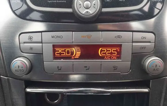Ford Mondeo MK IV Climate control unit 7S7T18C612AK CD3XX W1PB29916