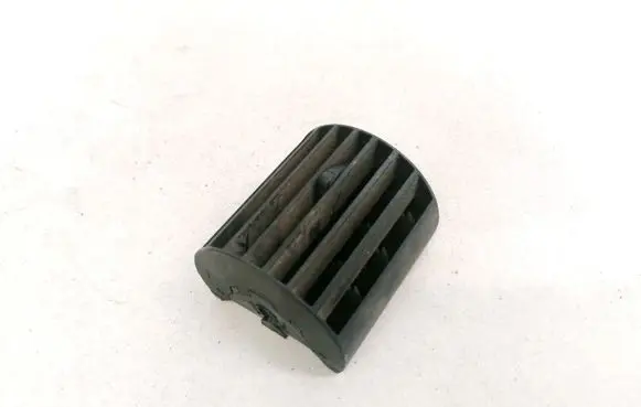 Opel Astra G Dash center air vent grill