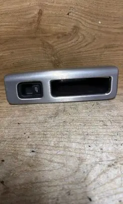 Volvo S40 Electric window control switch 8679678