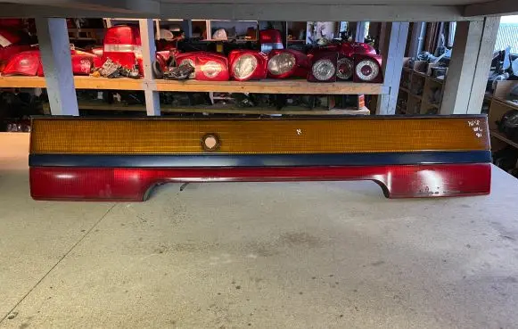 Mitsubishi Space Wagon Tailgate rear/tail lights 0431533
