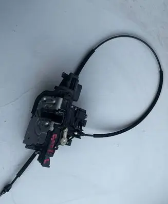 Fiat 500E Front door lock