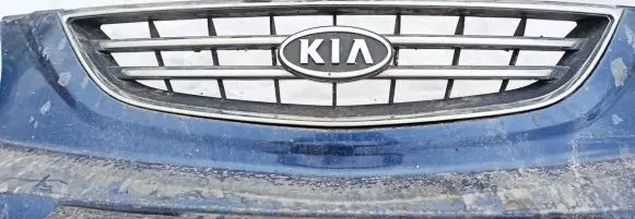KIA Carens I Front grill