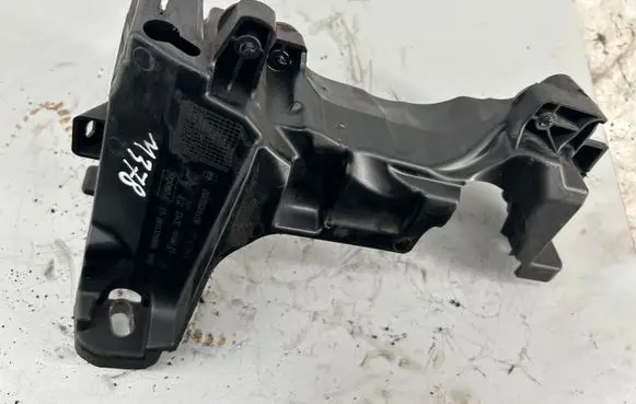 Ford Kuga I Other engine bay part 9674482280