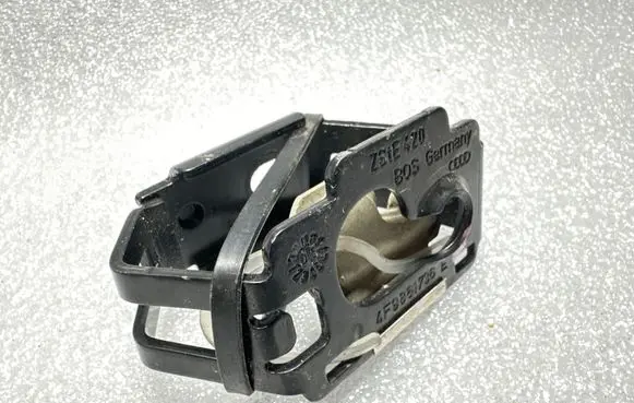 Audi A6 S6 C6 4F Parcel shelf load cover mount bracket 4F9861736E