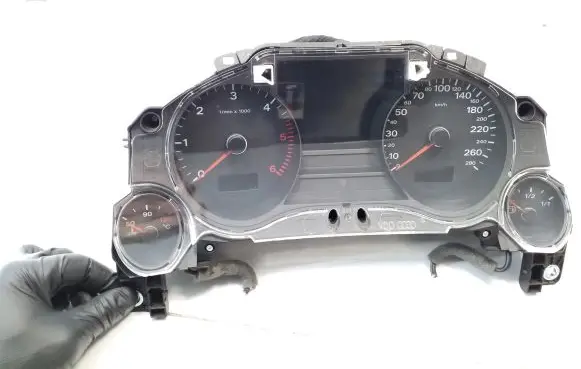 Audi A8 S8 D3 4E Speedometer (instrument cluster) 4E0920901G