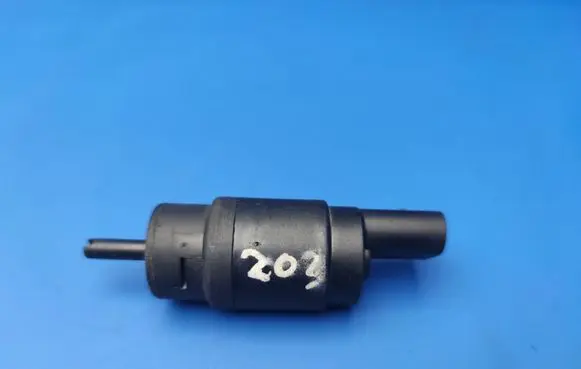 Mercedes-Benz C W203 Windscreen/windshield washer pump S203