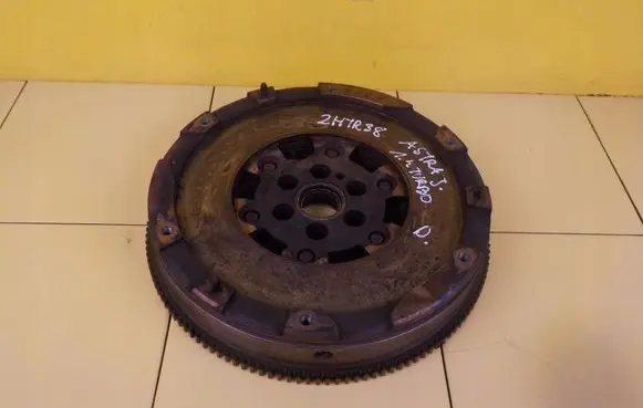 Opel Astra J Dual mass flywheel 401513452 A14NET