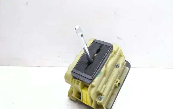 Mercedes-Benz C W204 Gear shifter/selector A2042677524