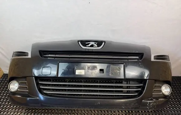 Peugeot 5008 Front bumper 