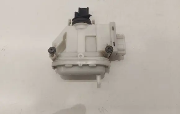 Volkswagen PASSAT B3 Central locking vacuum pump 357862153H