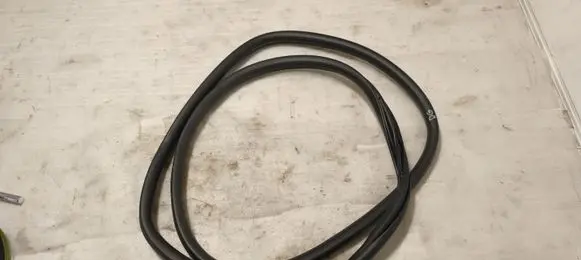 Opel Grandland X Rear door rubber seal (on body)
