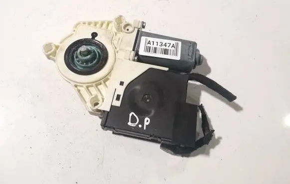 Volkswagen PASSAT B6 Front door window regulator motor 980852112