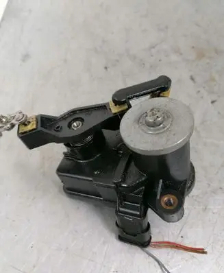 Mercedes-Benz CLS C219 Intake manifold valve actuator/motor A6421500404