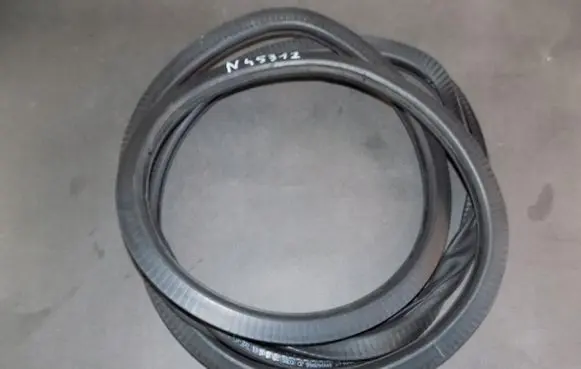 Volkswagen Phaeton Front door rubber seal 3D4867368M