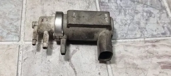 Audi A6 S6 C5 4B Turbo solenoid valve 059906627C