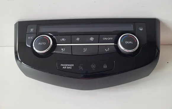Nissan X-Trail T32 Climate control unit 275004EA0A