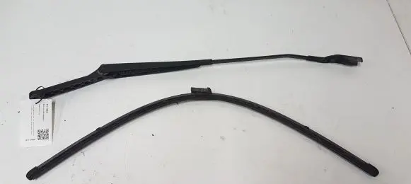 Peugeot 308 Windshield/front glass wiper blade 9680477080