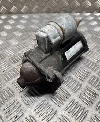 Renault Captur Starter motor 233007689R