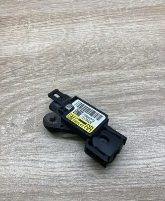 Opel Vectra C Airbag deployment crash/impact sensor 13102026