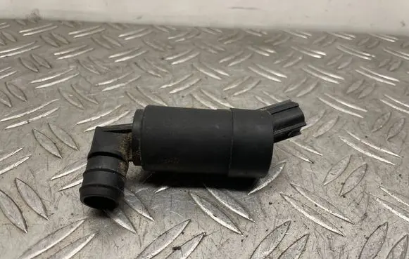 Ford Focus Windscreen/windshield washer pump BV6117K624AB