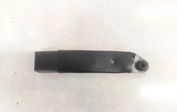Front seatbelt buckle