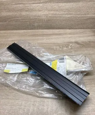 BMW 3 E30 Side skirt rear trim 1904646