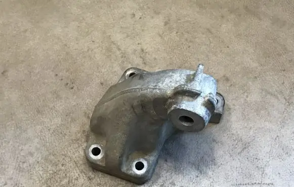 Mercedes-Benz E W211 Engine mounting bracket A6422230004