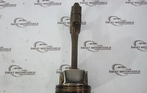 Nissan Juke I F15 Piston with connecting rod 