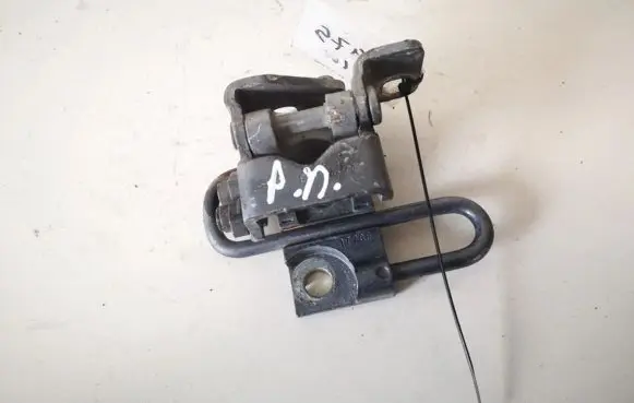 Volkswagen Jetta V Front door upper hinge 1k4833412m