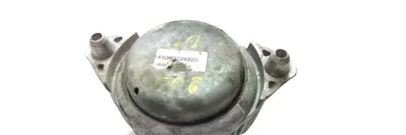 Mercedes-Benz E W212 Engine mount bracket F036072422D