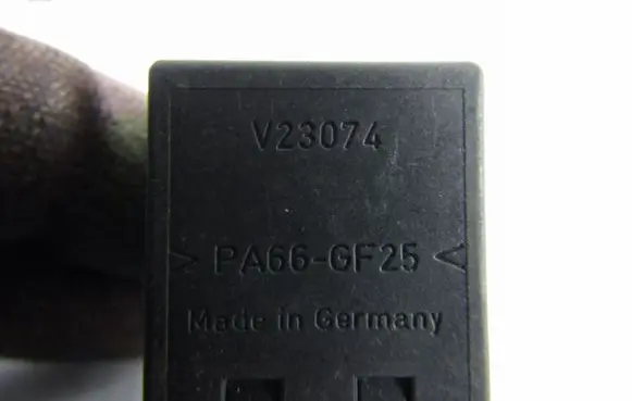 Mercedes-Benz Vaneo W414 Fuel pump relay 0025421119