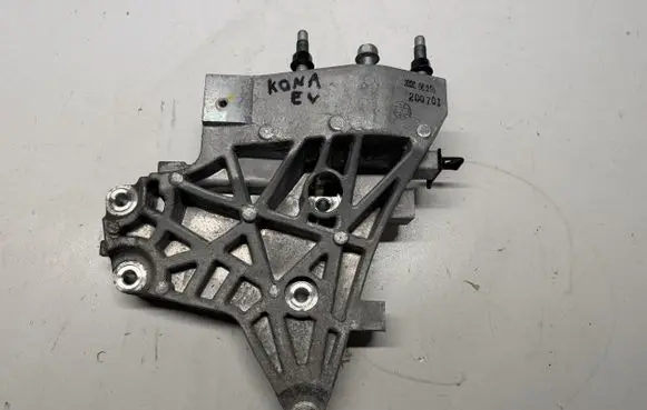Hyundai Kona I Engine mounting bracket 