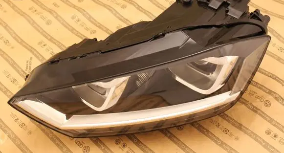 Volkswagen Golf Sportsvan Headlight/headlamp 517941031B