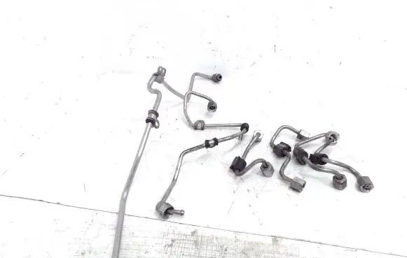 Volkswagen Beetle A5 Fuel injector supply line/pipe 