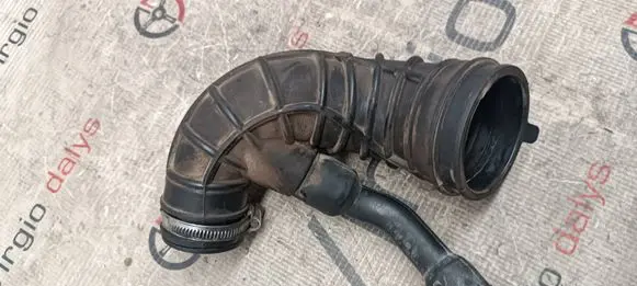 Air intake hose/pipe