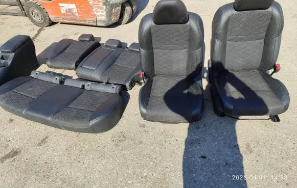 Seat set